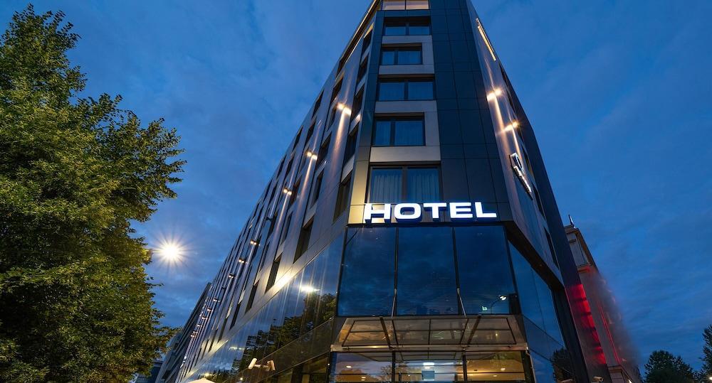 Q Hotel Plus Wrocław Buitenkant foto