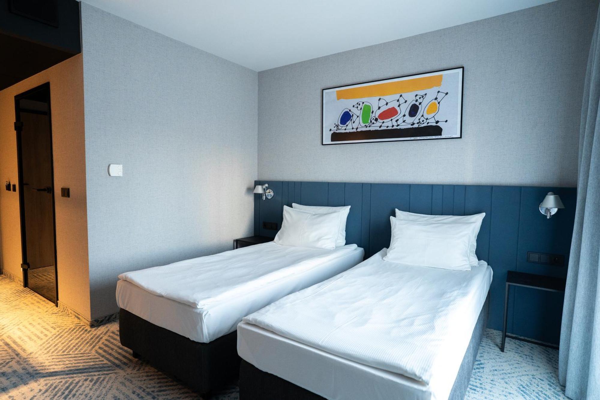 Q Hotel Plus Wrocław Buitenkant foto